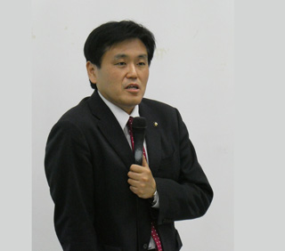 一新塾講師　小野塚勝俊氏